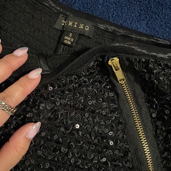 Mini shorts - Picture 2 of 3